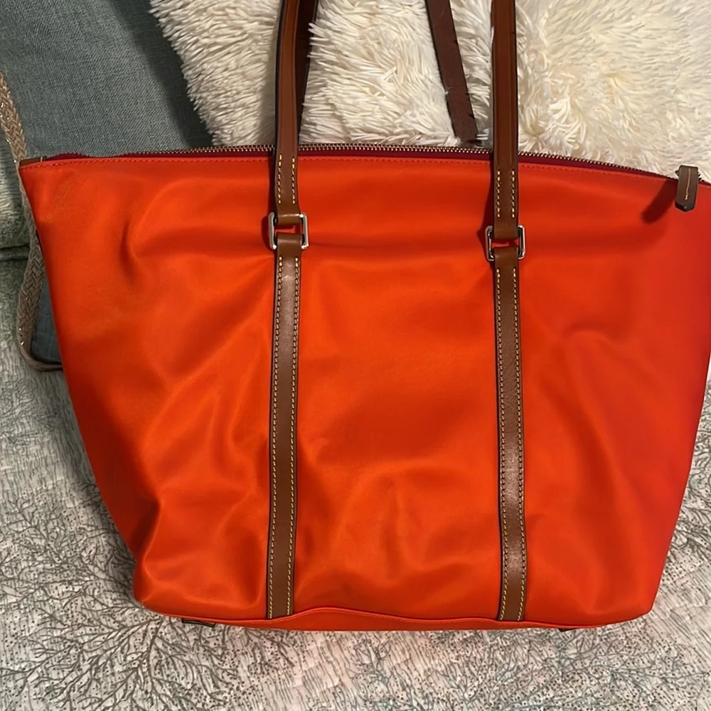 Dooney and Bourke Large zip tote and accessory - Picture 4 of 9